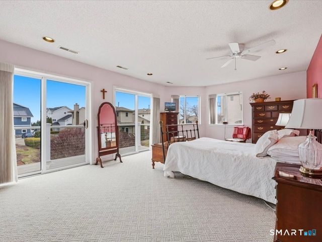 20 Whalers Point, East Haven, CT 06512