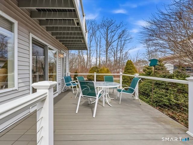 20 Whalers Point, East Haven, CT 06512