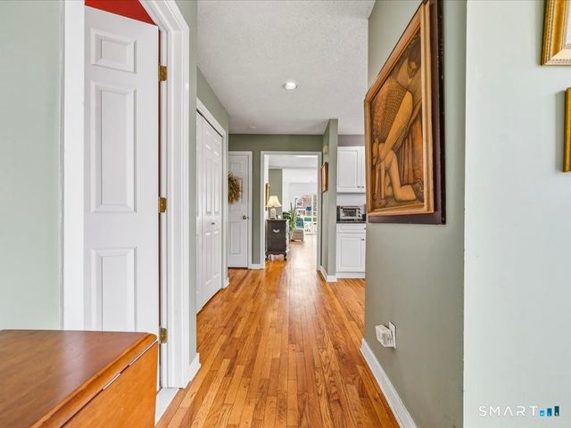 20 Whalers Point, East Haven, CT 06512