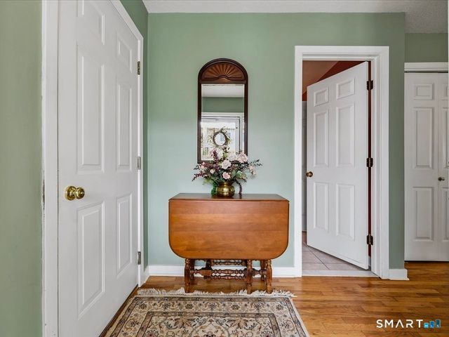 20 Whalers Point, East Haven, CT 06512