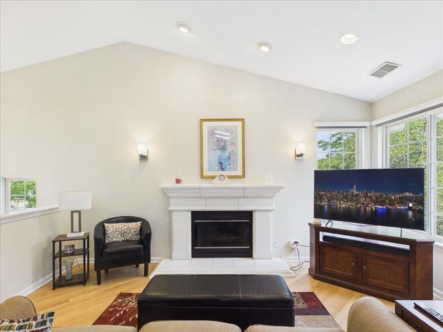 2490 Palazzo Court 2490, Buffalo Grove, IL 60089
