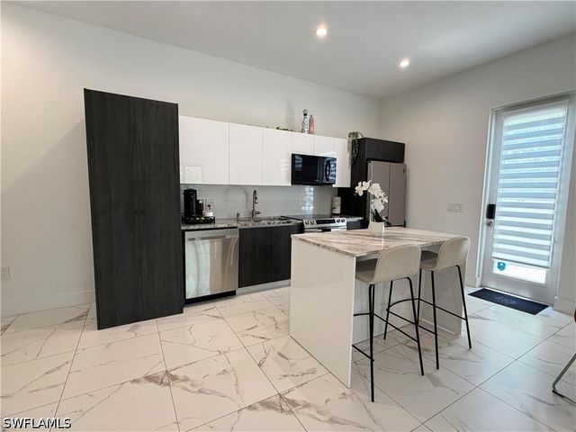 4064 Full Moon CT, Naples, FL 34112