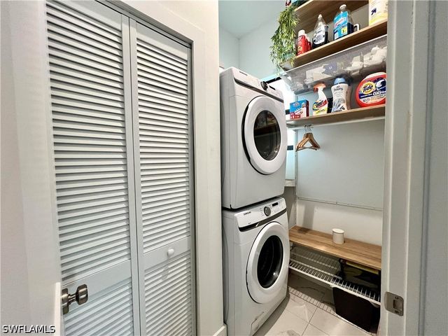 4064 Full Moon CT, Naples, FL 34112