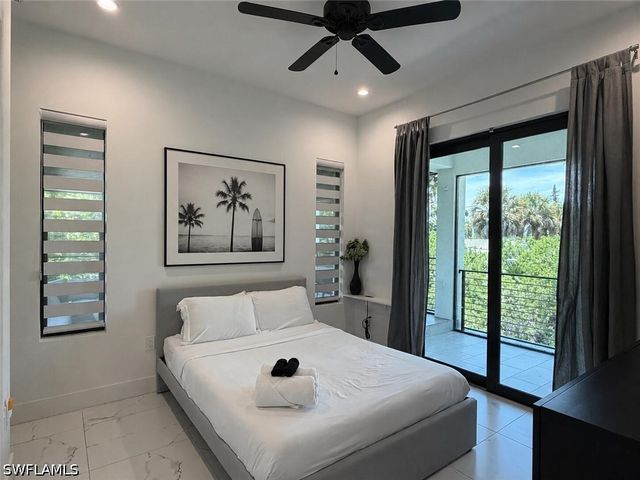 4064 Full Moon CT, Naples, FL 34112