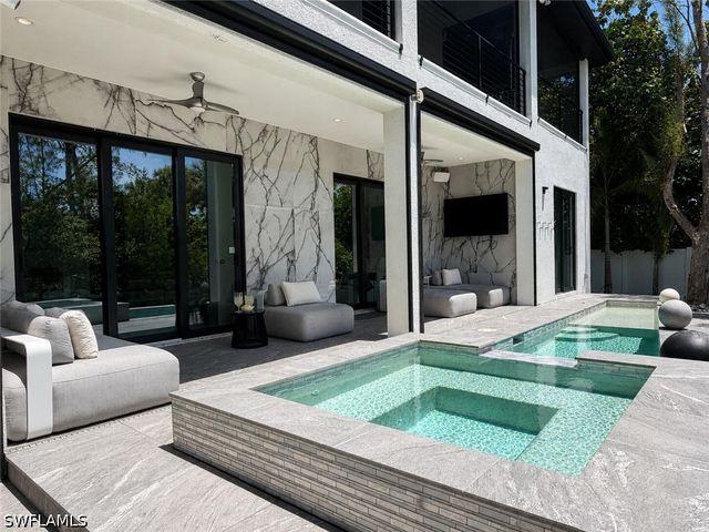 4064 Full Moon CT, Naples, FL 34112