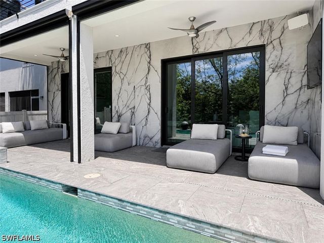 4064 Full Moon CT, Naples, FL 34112