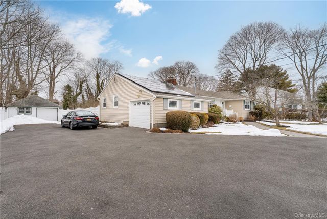 68 Washington Avenue, Patchogue, NY 11772
