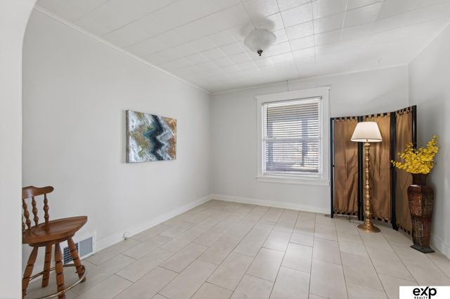 4019 Seward Street, Omaha, NE 68111