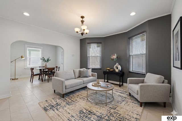 4019 Seward Street, Omaha, NE 68111