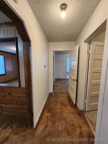 611 N 7th Avenue, Madill, OK 73446