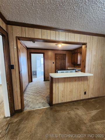 611 N 7th Avenue, Madill, OK 73446