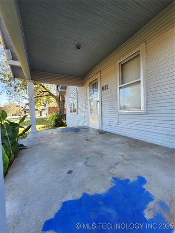 611 N 7th Avenue, Madill, OK 73446