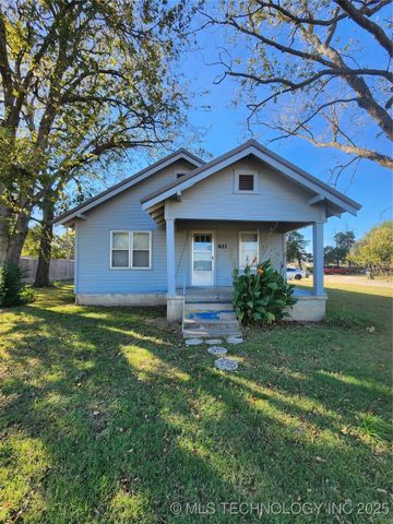 611 N 7th Avenue, Madill, OK 73446
