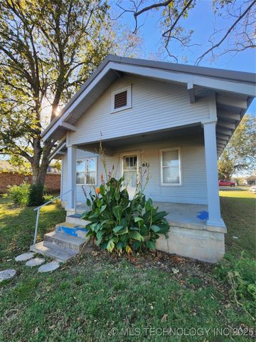 611 N 7th Avenue, Madill, OK 73446