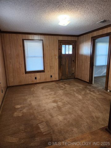 611 N 7th Avenue, Madill, OK 73446