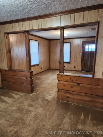 611 N 7th Avenue, Madill, OK 73446