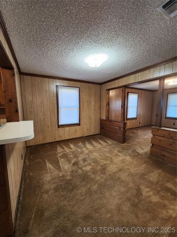 611 N 7th Avenue, Madill, OK 73446