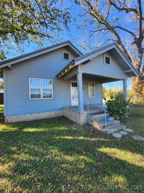 611 N 7th Avenue, Madill, OK 73446