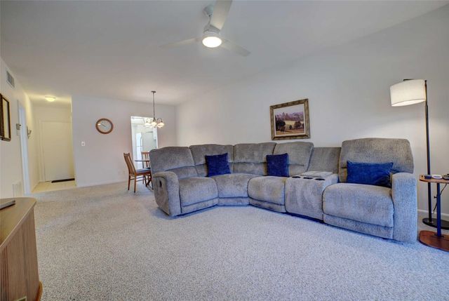 1117 Lake Terrace 208, Boynton Beach, FL 33426