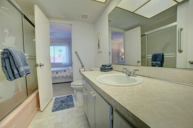 1117 Lake Terrace 208, Boynton Beach, FL 33426