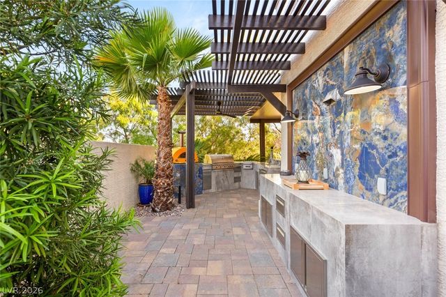 10301 ORKINEY Drive, Las Vegas, NV 89144