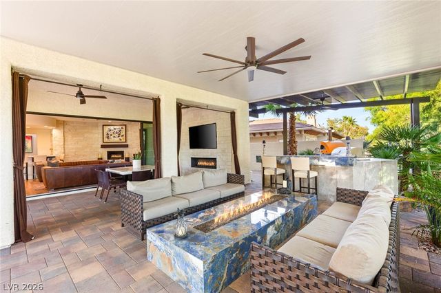 10301 ORKINEY Drive, Las Vegas, NV 89144