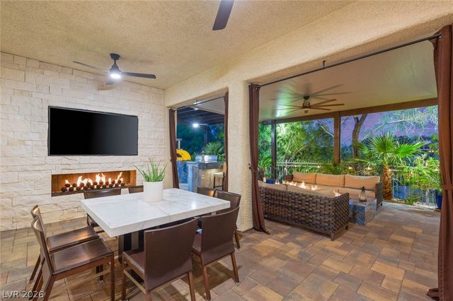 10301 ORKINEY Drive, Las Vegas, NV 89144