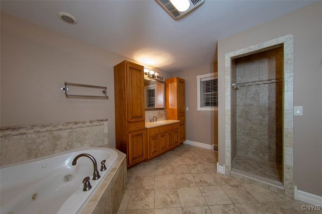 214 Driftwood Drive, Oneida, NY 13421