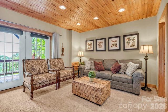 199 Bear Drive, Blowing Rock, NC 28605