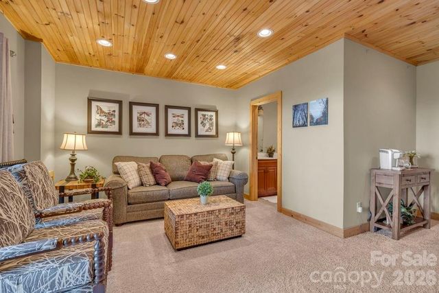 199 Bear Drive, Blowing Rock, NC 28605