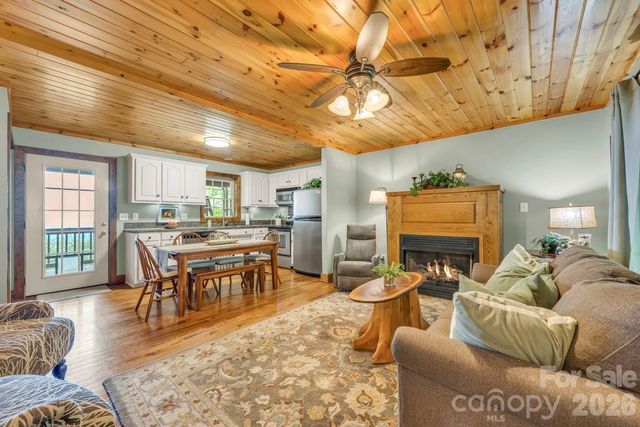 199 Bear Drive, Blowing Rock, NC 28605