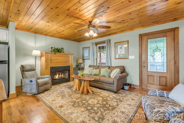 199 Bear Drive, Blowing Rock, NC 28605