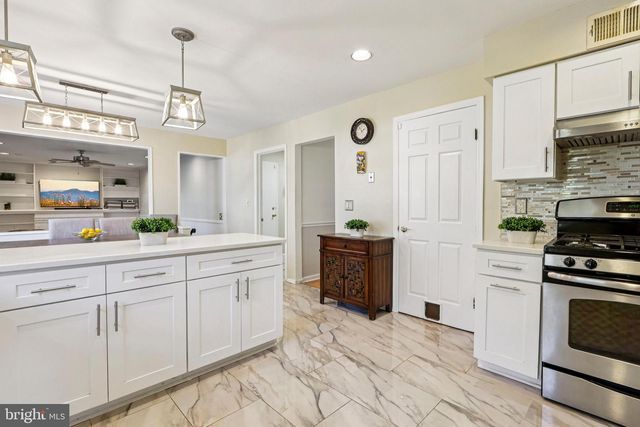 23 DOUGLASS DRIVE, Princeton, NJ 08540