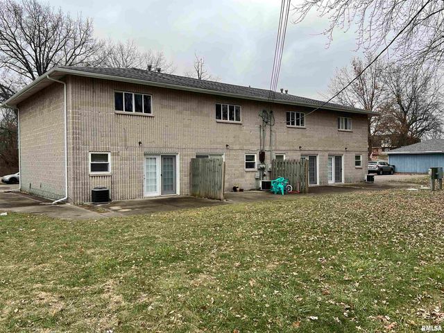 111 PIN OAK Drive, Pekin, IL 61554