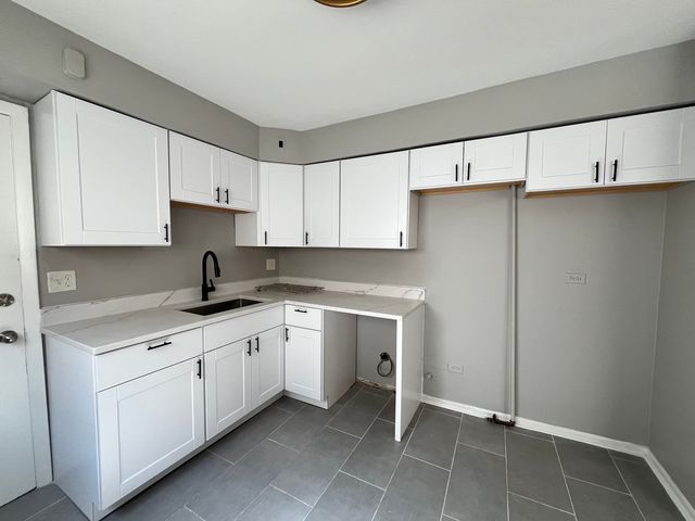 1624 W Touhy Avenue 1B, Chicago, IL 60626