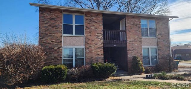 25 Blackburn Manor, Millstadt, IL 62260