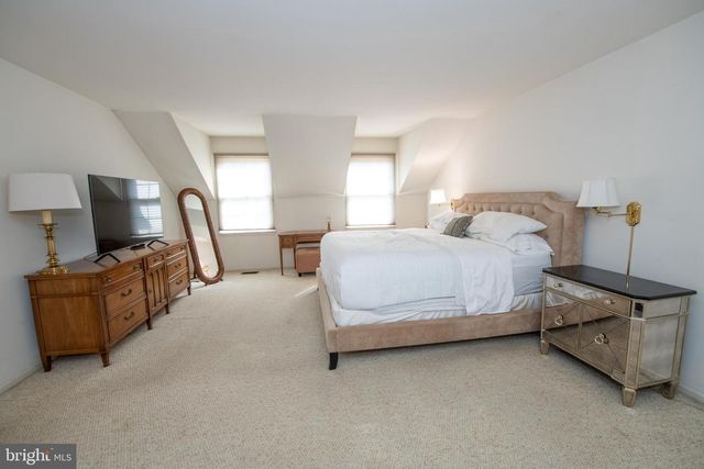 19 ZELKOVA DR, Holland, PA 18966