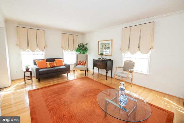 19 ZELKOVA DR, Holland, PA 18966