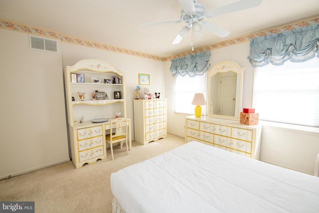 19 ZELKOVA DR, Holland, PA 18966