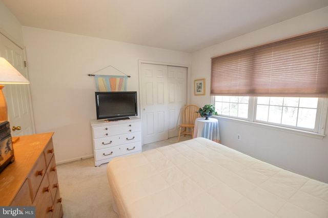 19 ZELKOVA DR, Holland, PA 18966