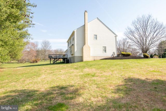 19 ZELKOVA DR, Holland, PA 18966