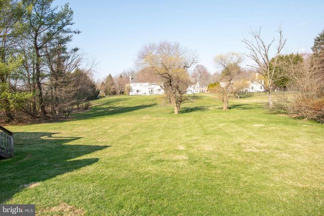 19 ZELKOVA DR, Holland, PA 18966