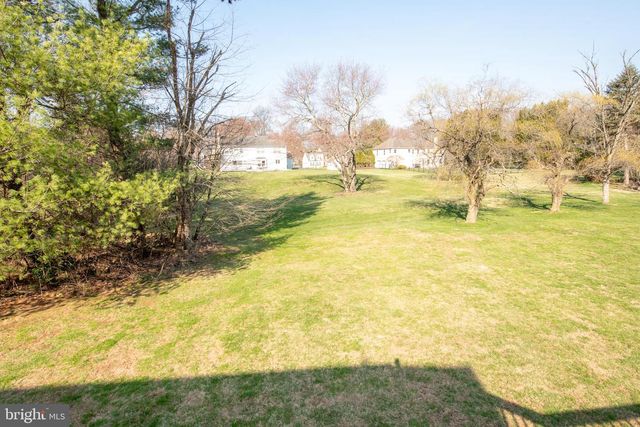 19 ZELKOVA DR, Holland, PA 18966