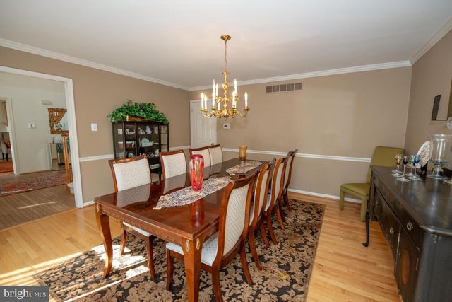 19 ZELKOVA DR, Holland, PA 18966