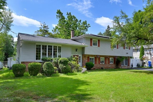 95 Prospect Ave, Hillsdale Boro, NJ 07642
