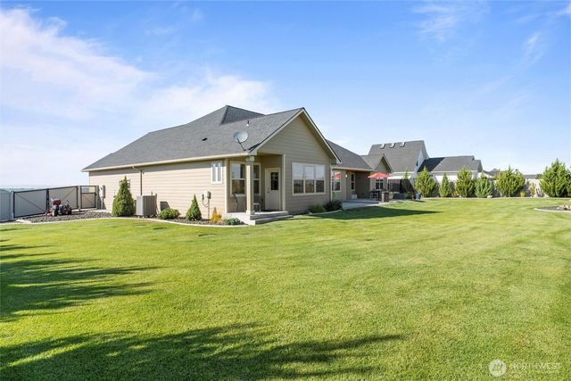 8125 Dune Lake Road SE, Moses Lake, WA 98837