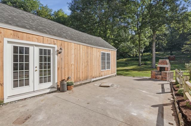 67 Stone School Road, Sutton, MA 01590