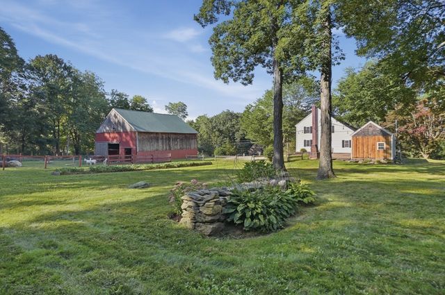 67 Stone School Road, Sutton, MA 01590