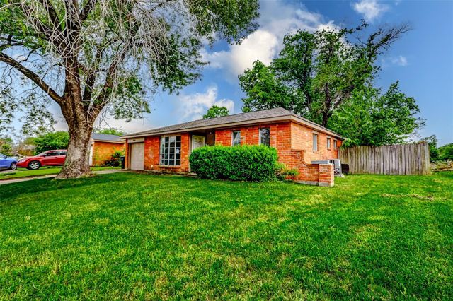 4969 E Ridge Creek Drive, Houston, TX 77053