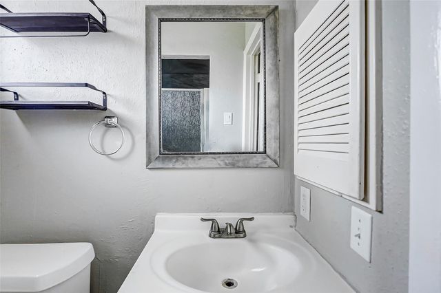 4969 E Ridge Creek Drive, Houston, TX 77053
